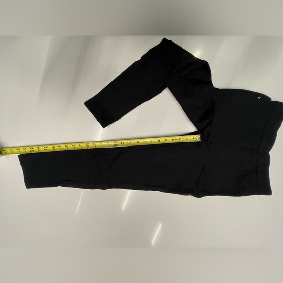 $148 Spanx Jeanish ankle leggings black shaping denim Medium 26” inseam - Picture 13 of 15